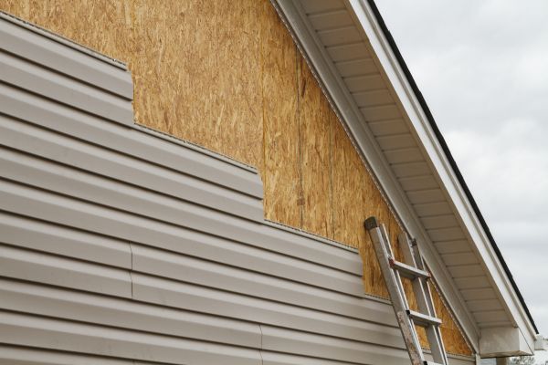 Loose Siding Replacement in Cypress
