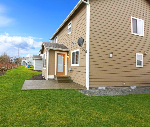 Clapboard Siding Repair in Cypress